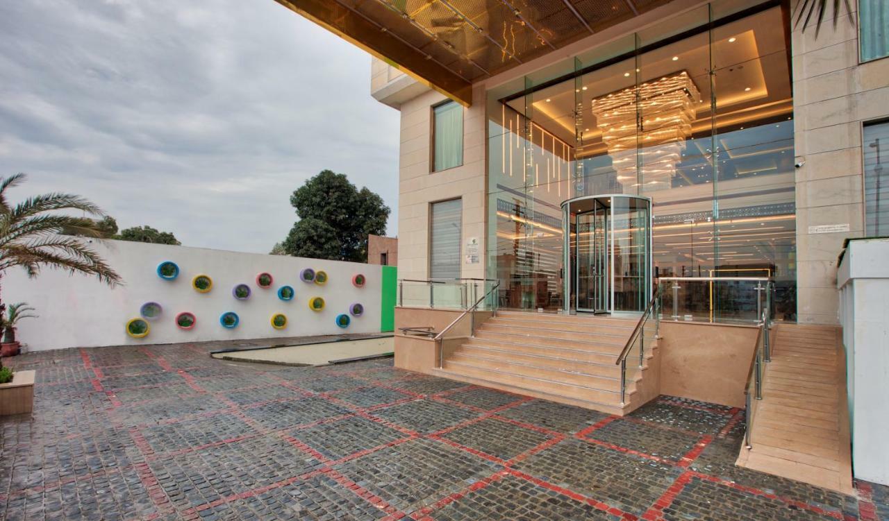 Country Inn Premier Amritsar, 10 Min From Golden Temple Exterior photo